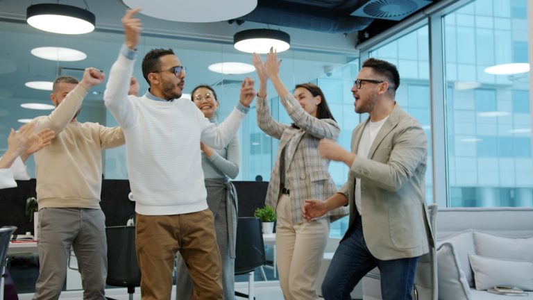 Comment la mobilité professionnelle améliore le bien-être en entreprise